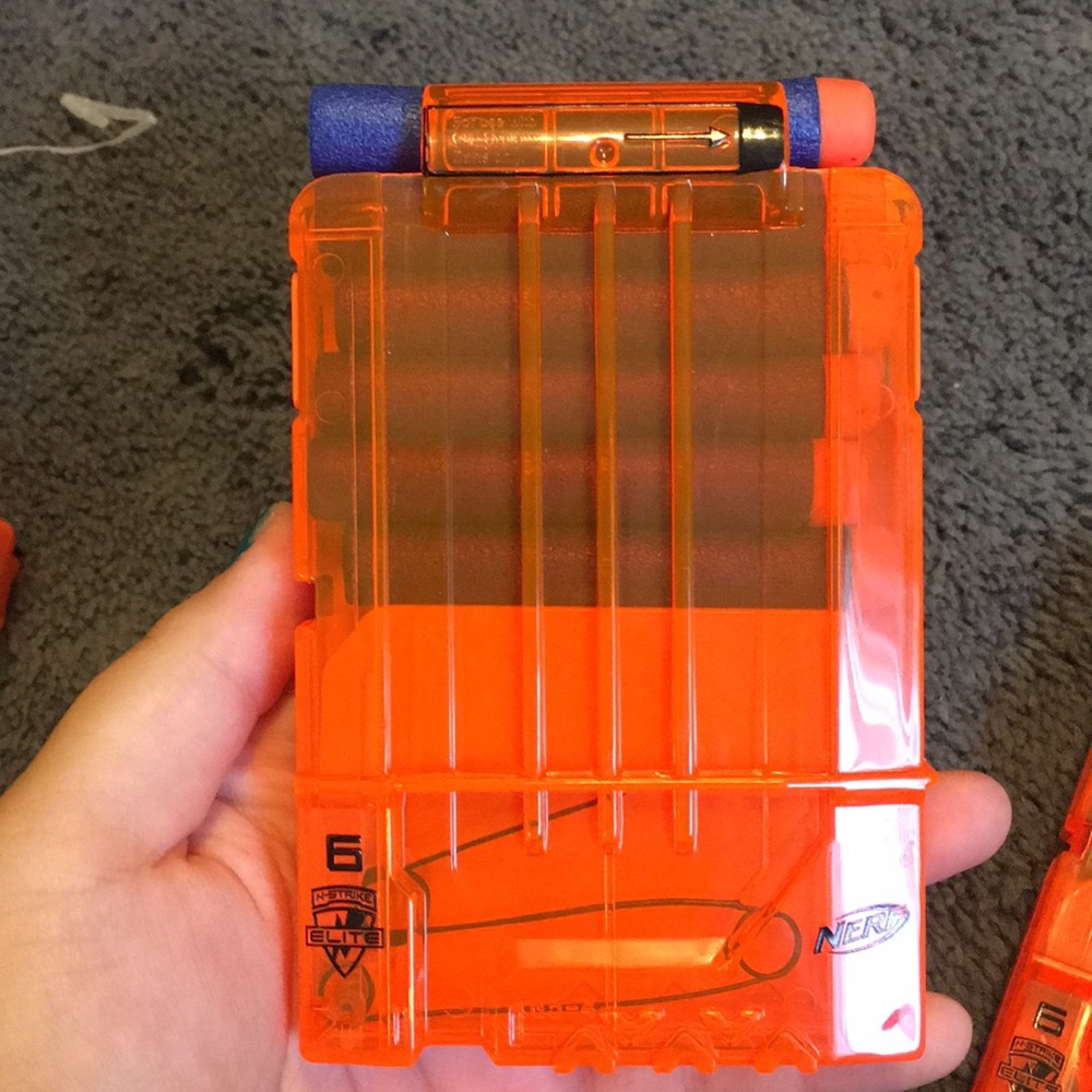 Mini mags - Picture 2 of 2